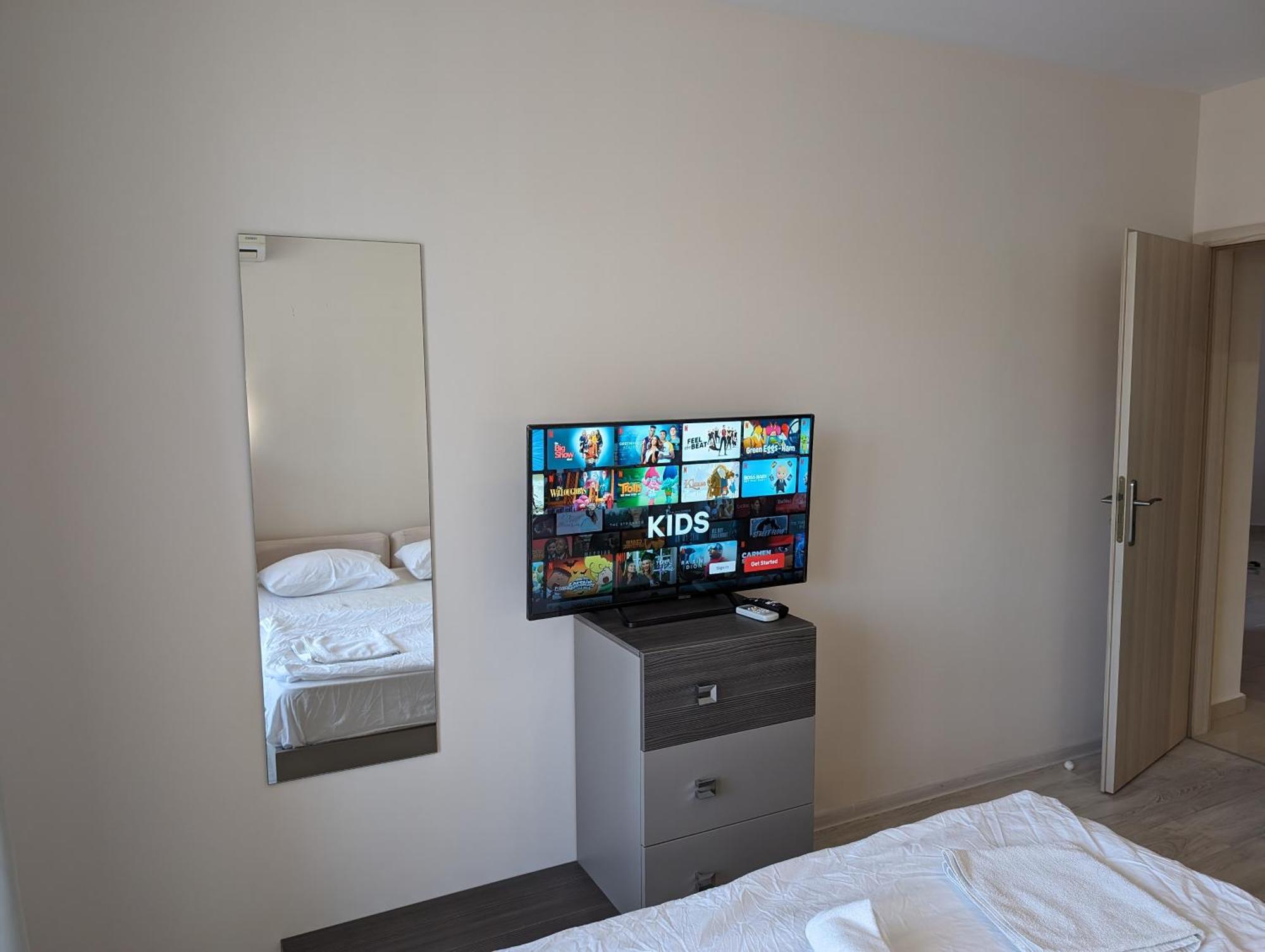 Sunny Star Dreams Condo W Prime Location, Pool, Sea View Свети-Влас Экстерьер фото